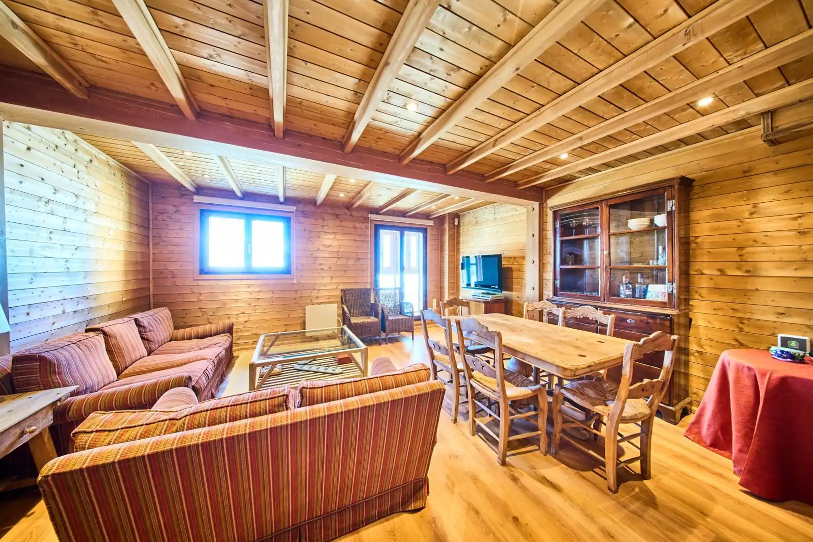 Sala d'estar de Casa adosada en venda en Sierra Nevada amb Parquet i Alarma
