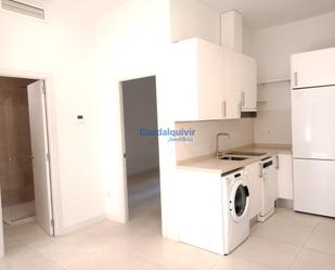 Kitchen of Flat for sale in  Sevilla Capital  with Air Conditioner