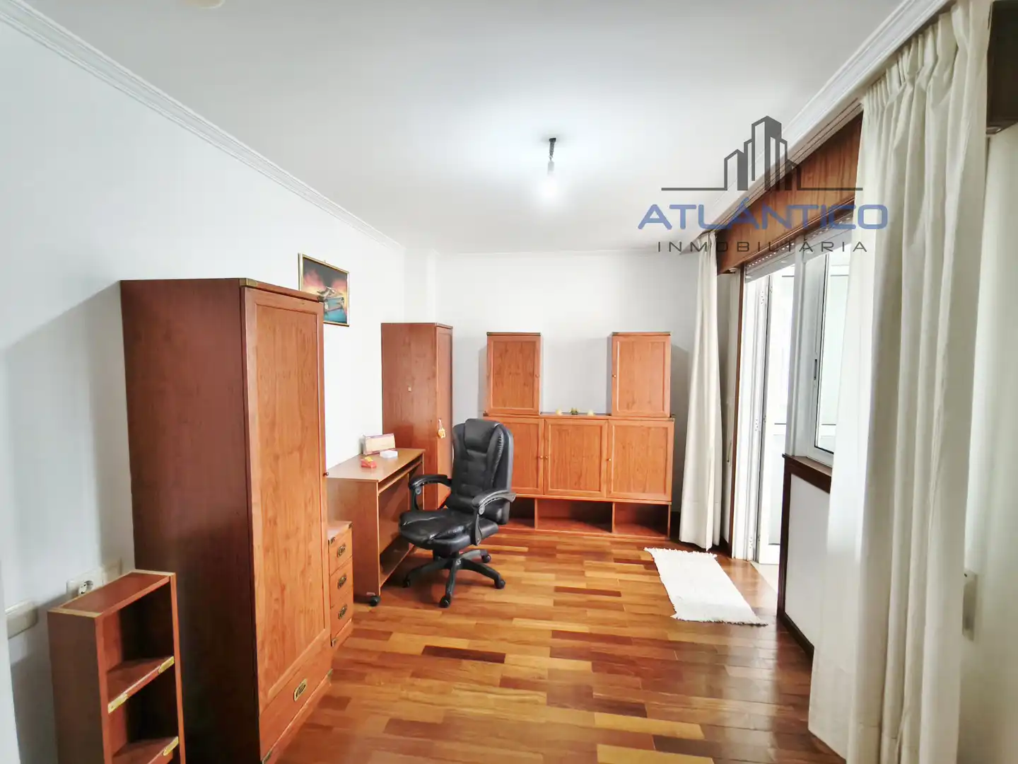 Dormitori de Pis de lloguer en Carballo amb Calefacció, Parquet i Traster