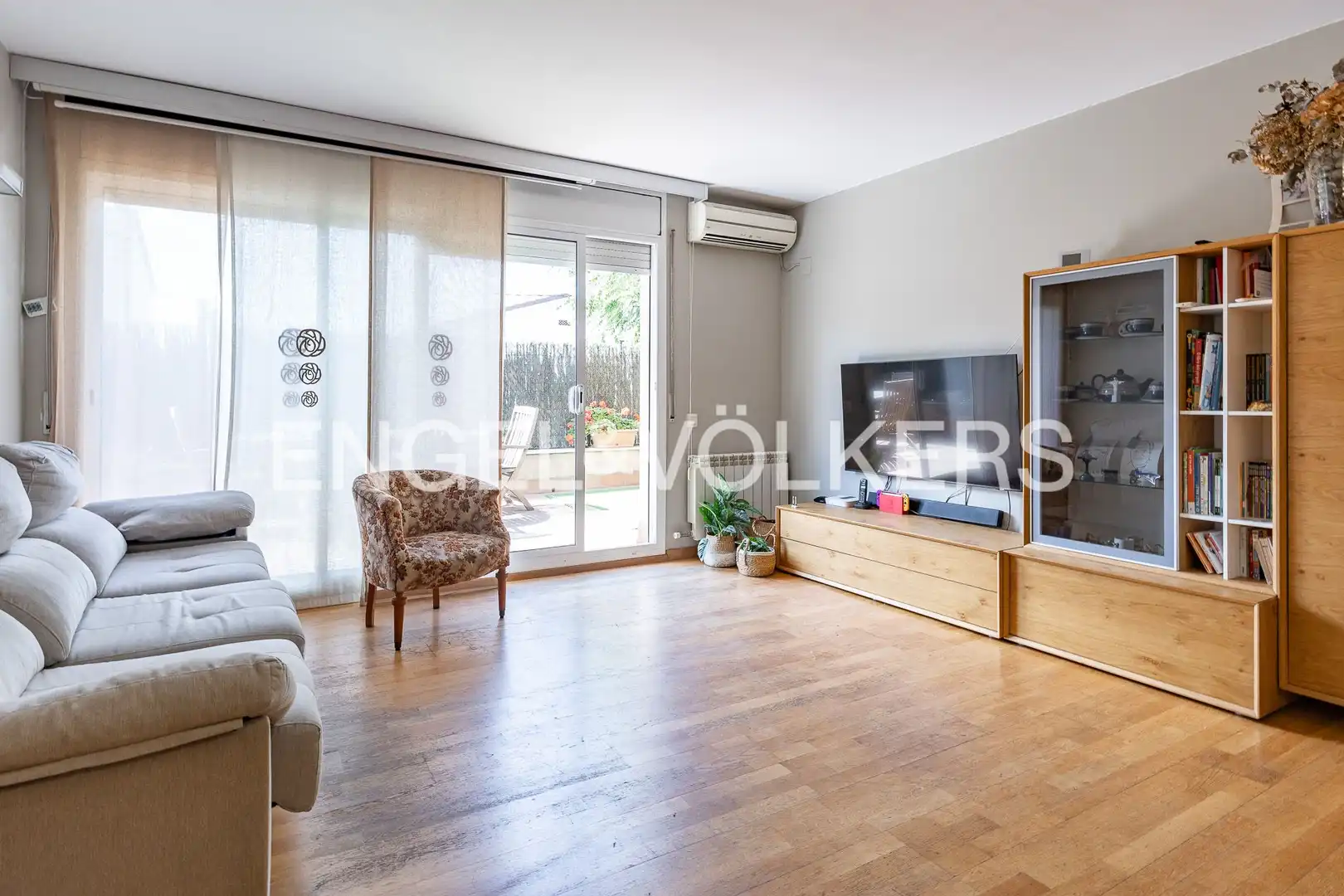 Living room of Apartments for sale in El Masnou  with Air Conditioner, Heating and Parquet flooring
