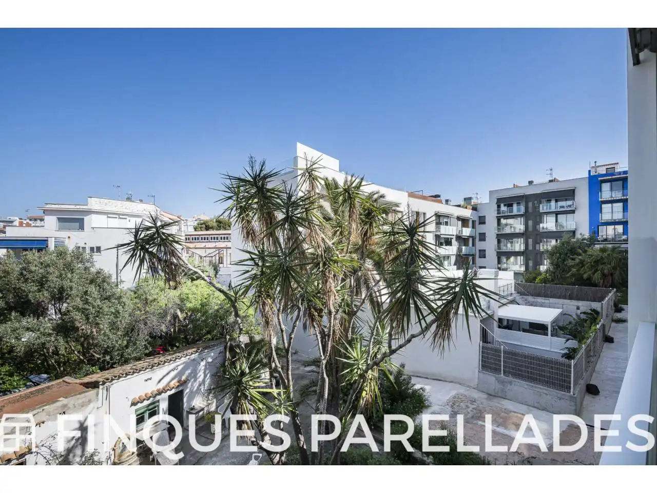 Exterior view of Flat for sale in Sitges  with Air Conditioner, Heating and Parquet flooring