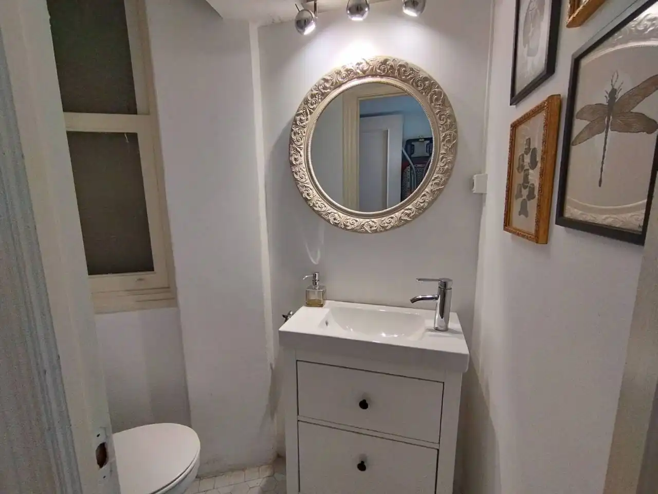 Badezimmer von Wohnung zur Miete in Bilbao  mit Heizung, Parkett und Möbliert