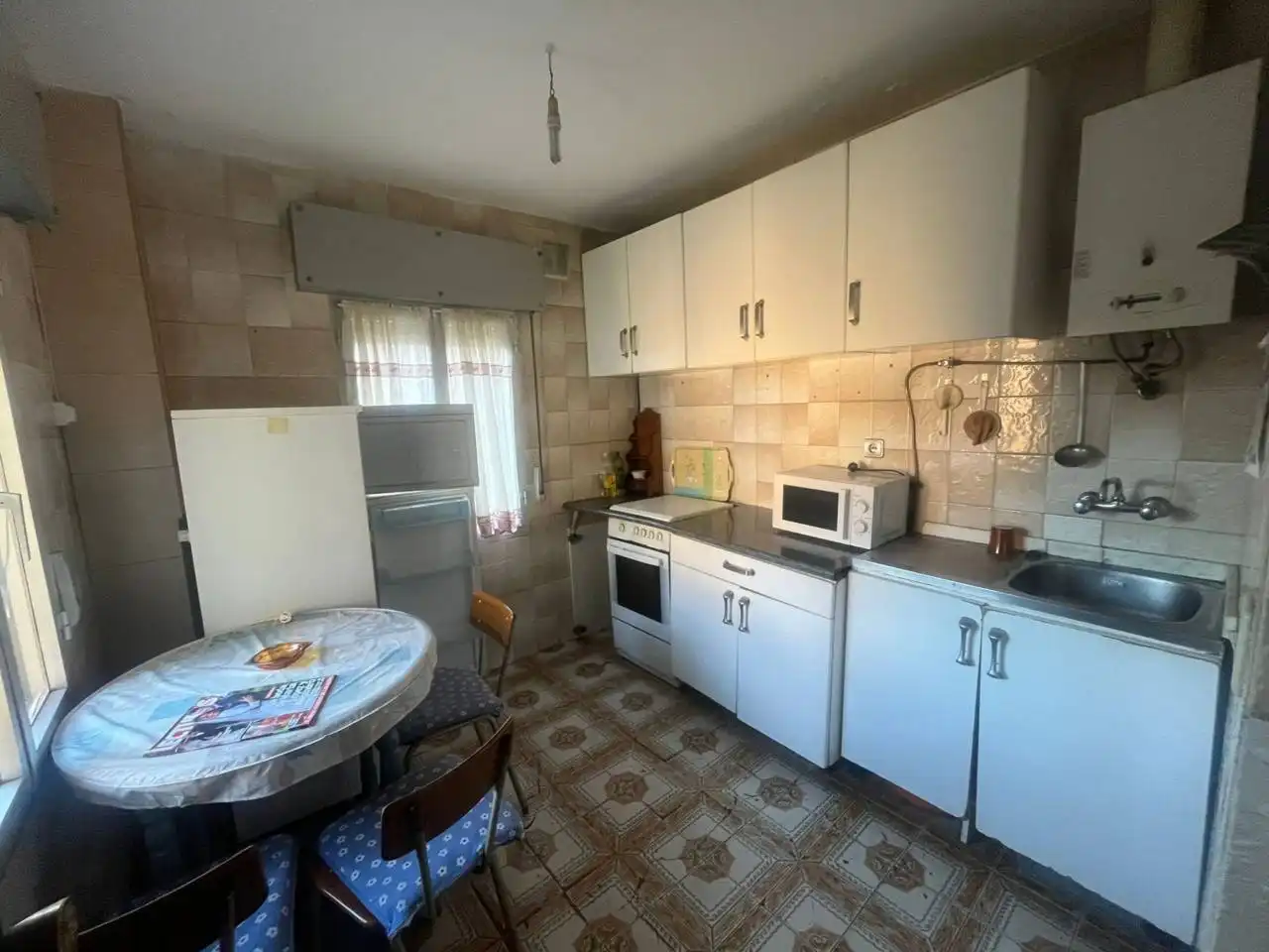Cuina de Casa o xalet en venda en Boñar amb Calefacció i Moblat