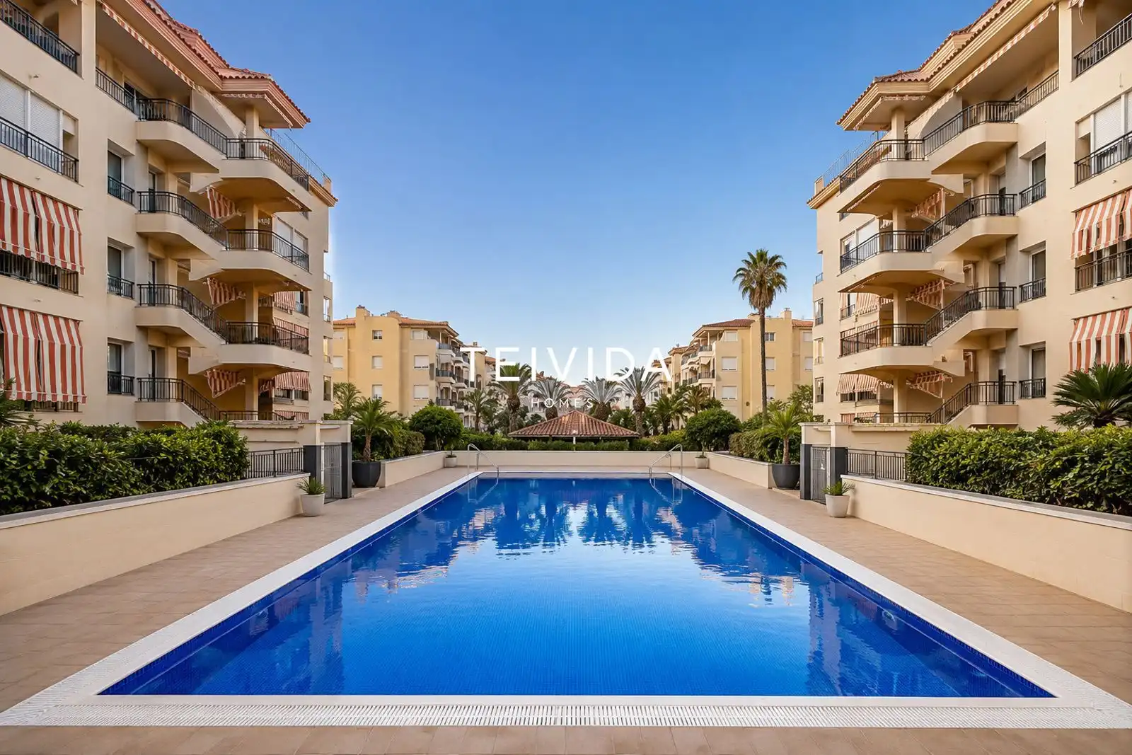 Penthouse with pool for sale in Calle Duquela