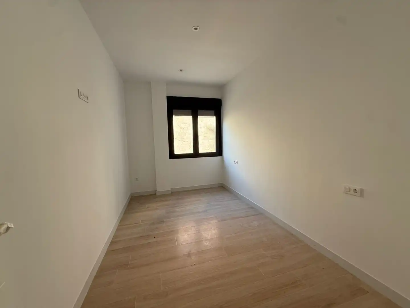 Habitación de Piso en venta en Tomelloso con Aire acondicionado, Calefacción y Jardín privado