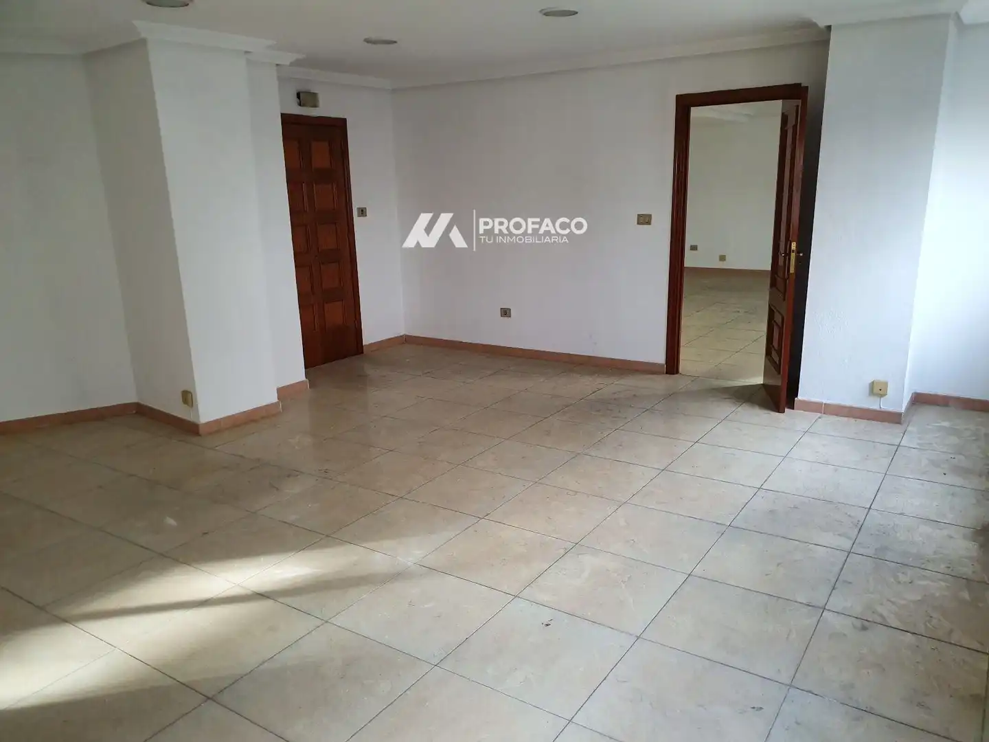 Oficina de alquiler en O Carballiño   con Calefacción