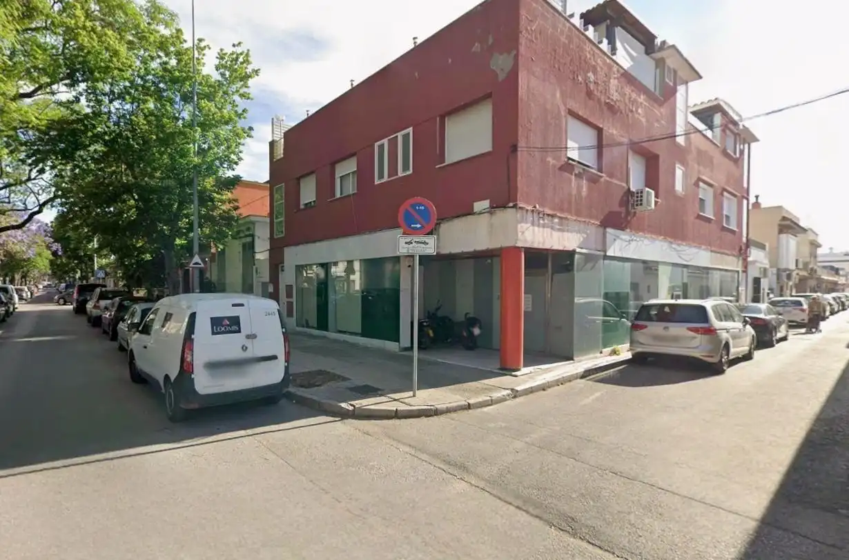Gewerbefläche zum Verkauf in Calle ALBARRACIN 28, imagen 3