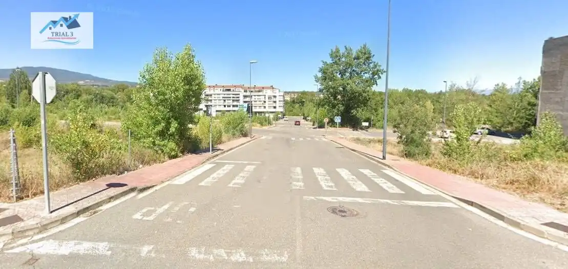 Terreno residencial en venta en Avenida de La Rioja