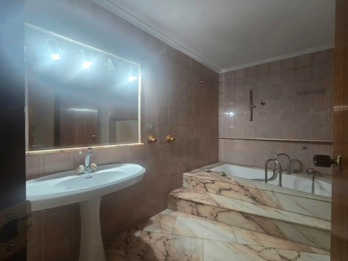 Badezimmer von Wohnung zum Verkauf in Castellón de la Plana / Castelló de la Plana mit Abstellraum und Balkon
