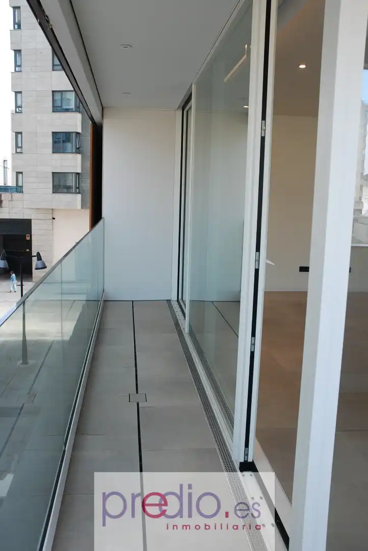 Piso en venta en Lugo con Calefacción, Parquet y Terraza