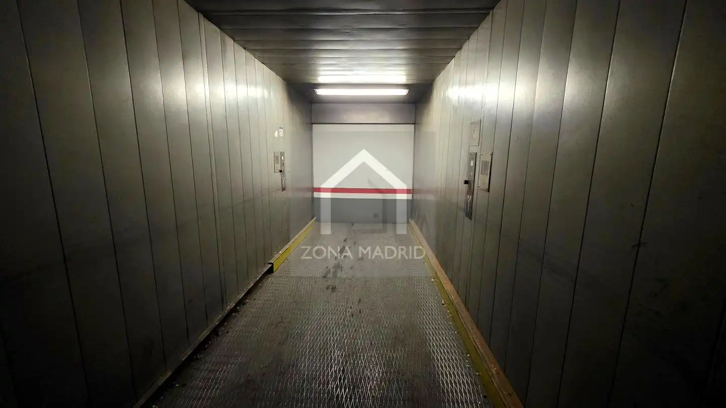 Aparcament de Garatge en venda en Madrid