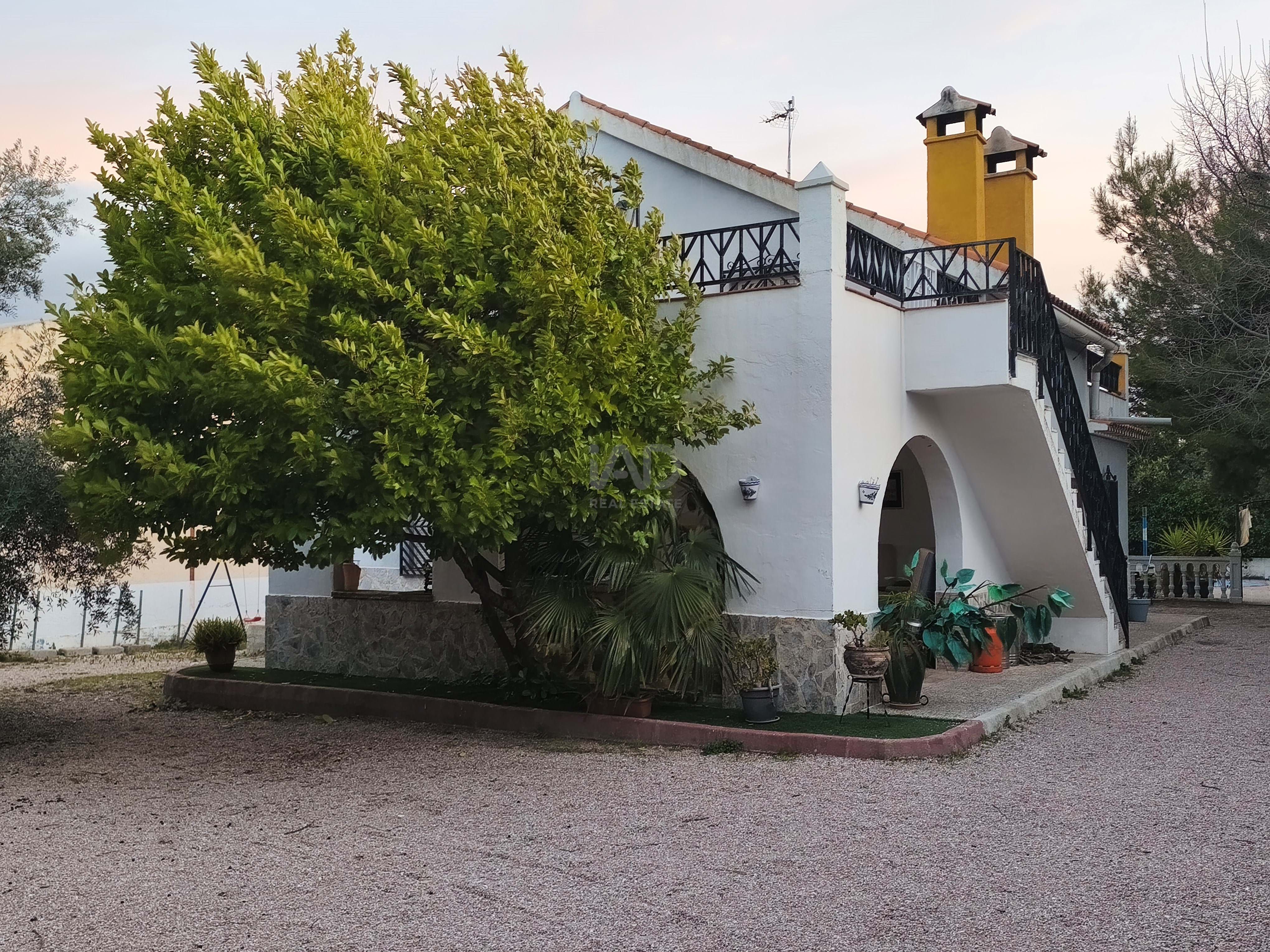 Vista exterior de Finca rústica en venda en Moratalla amb Aire condicionat, Terrassa i Piscina