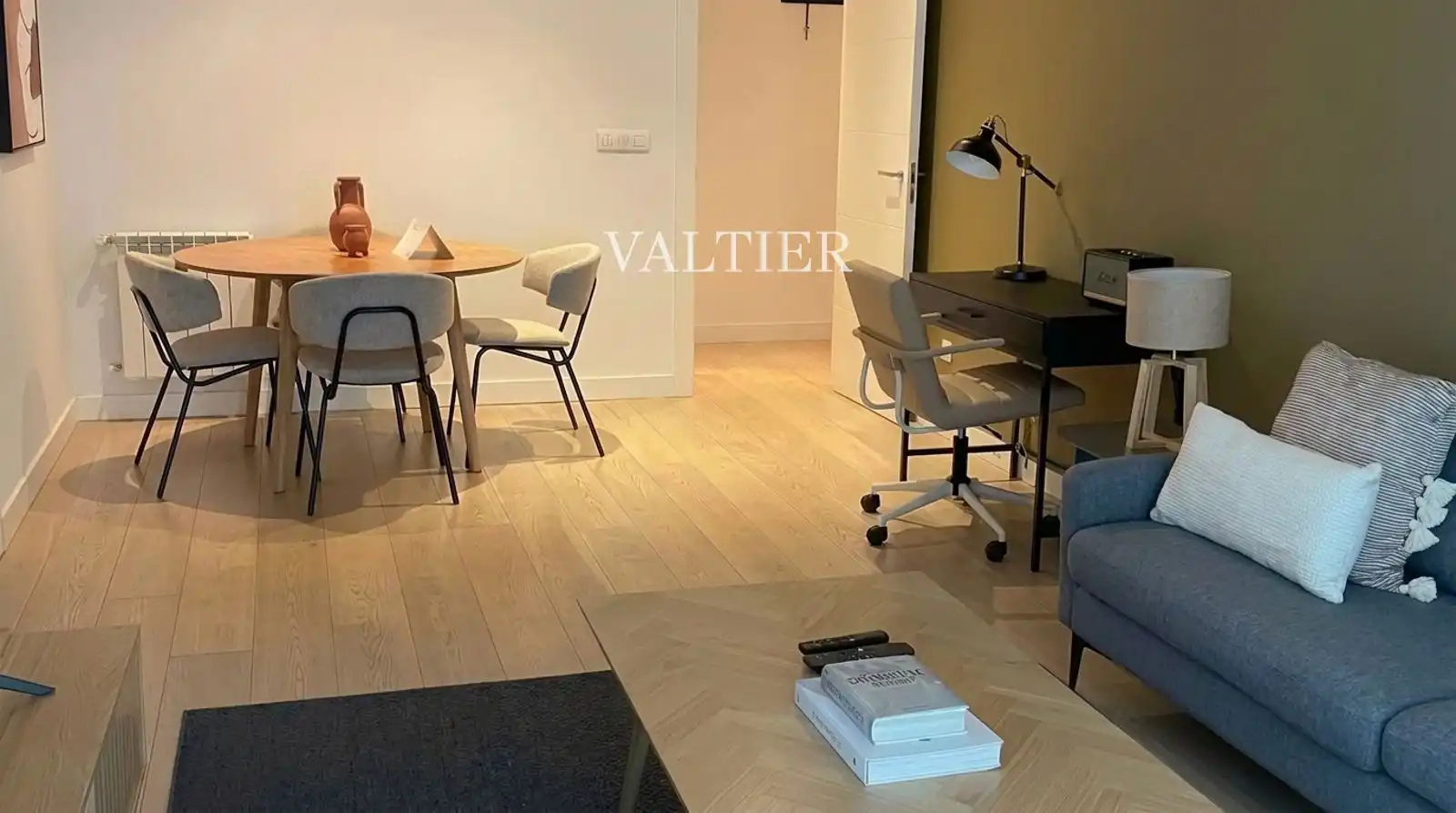 Wohnzimmer von Dachboden zur Miete in Madrid mit Heizung, Abstellraum und Schwimmbad