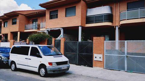 Foto 2 de Casa o chalet en venta en Fermin Martin Carrillo, Los Robles, Seseña