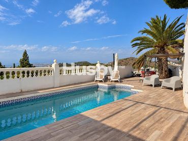 Villa avec balcon à vendre à Calle Chopera