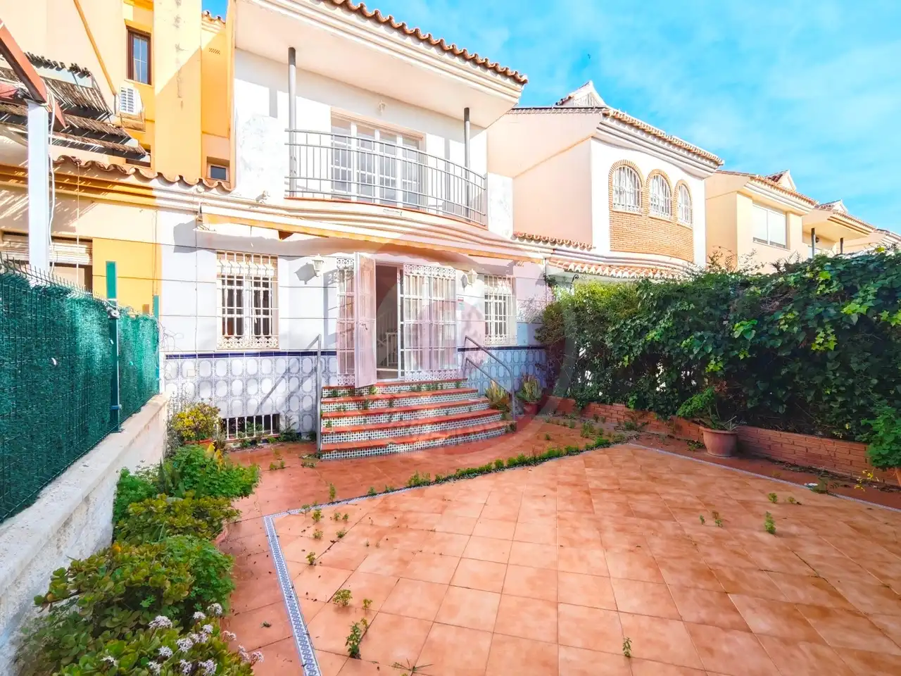 Jardí de Casa adosada en venda en Vélez-Málaga amb Terrassa, Alarma i Piscina comunitària