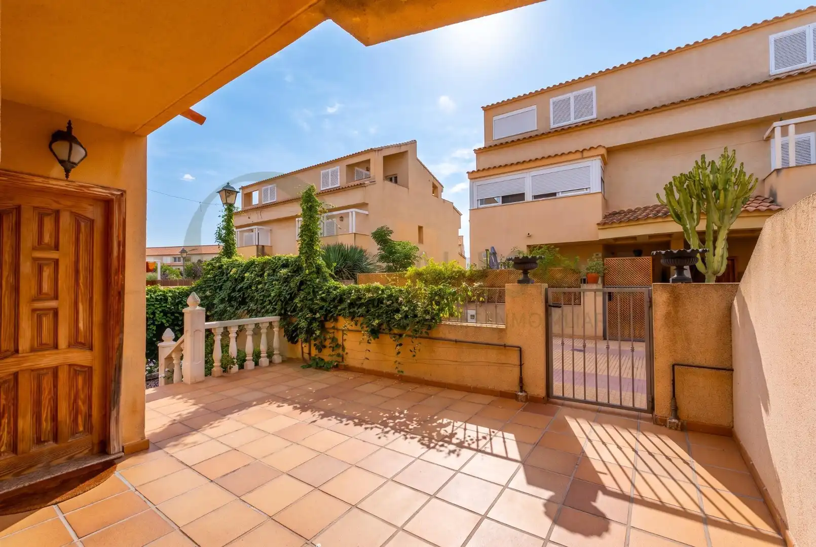 Vista exterior de Casa o xalet en venda en El Campello amb Aire condicionat, Calefacció i Jardí privat
