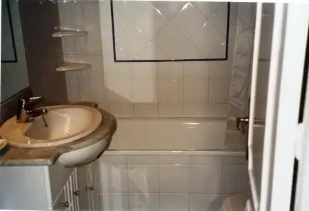 Bathroom of Flat for rent in Tomares  with Air Conditioner, Heating and Private garden