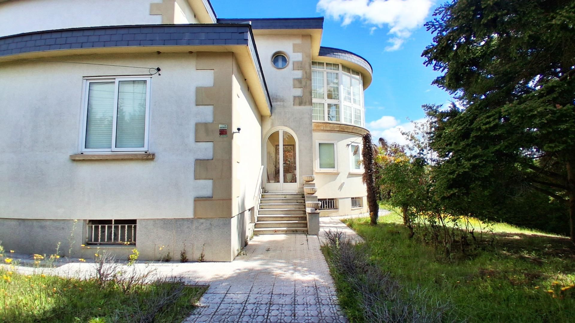 Exterior view of House or chalet for sale in Carbajosa de la Sagrada  with Terrace, Swimming Pool and Community pool