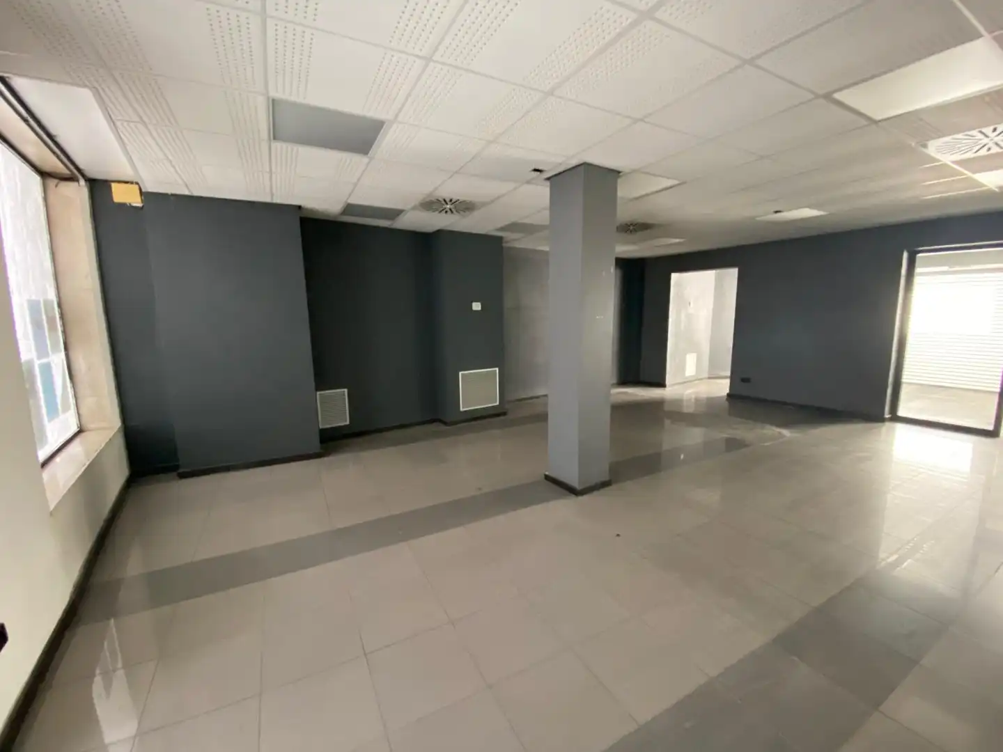 Local commercial à vendre à Plaza de la Sardana, imagen 8