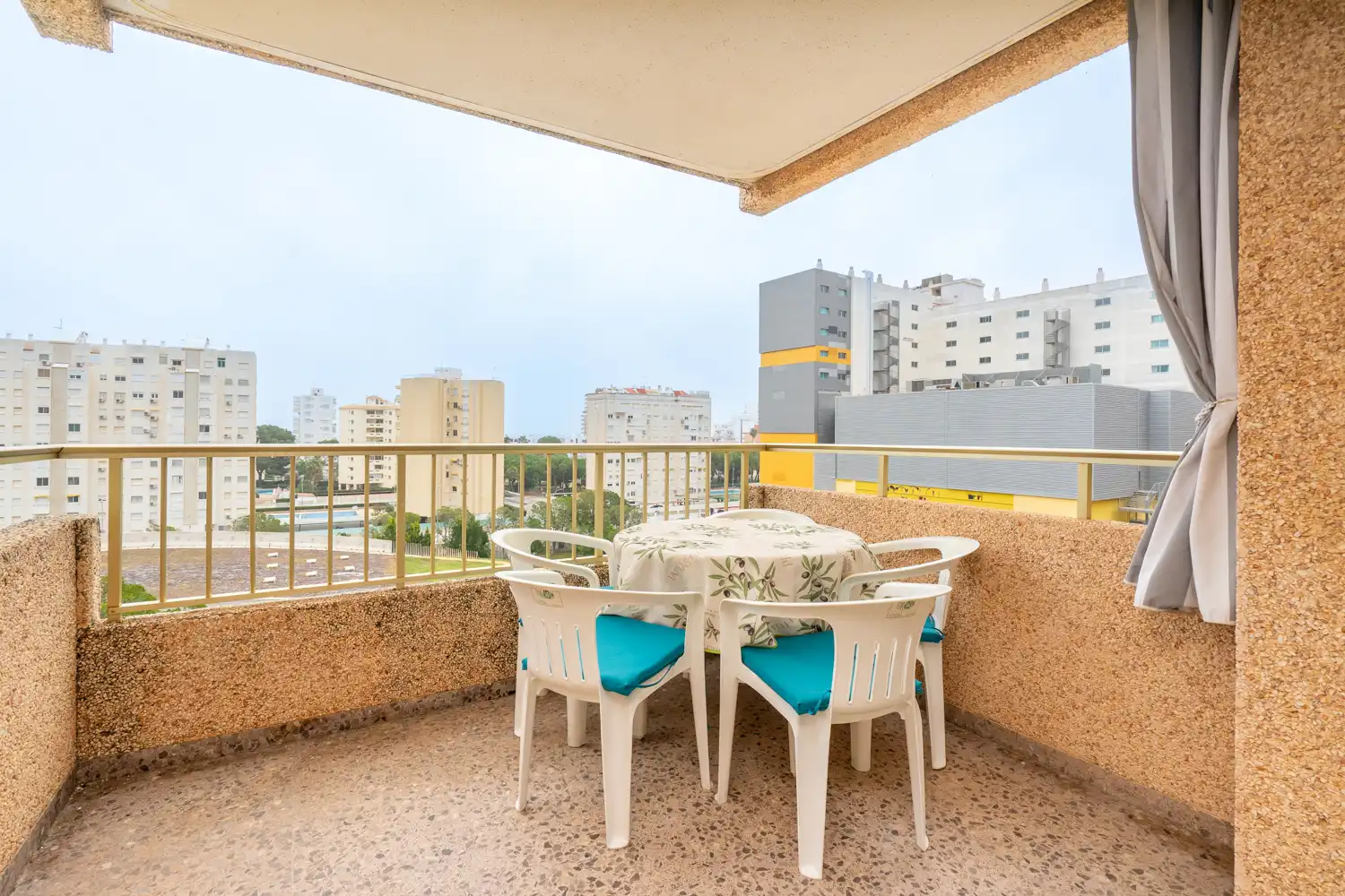 Terraza de Piso en venta en Gandia con Terraza y Piscina comunitaria