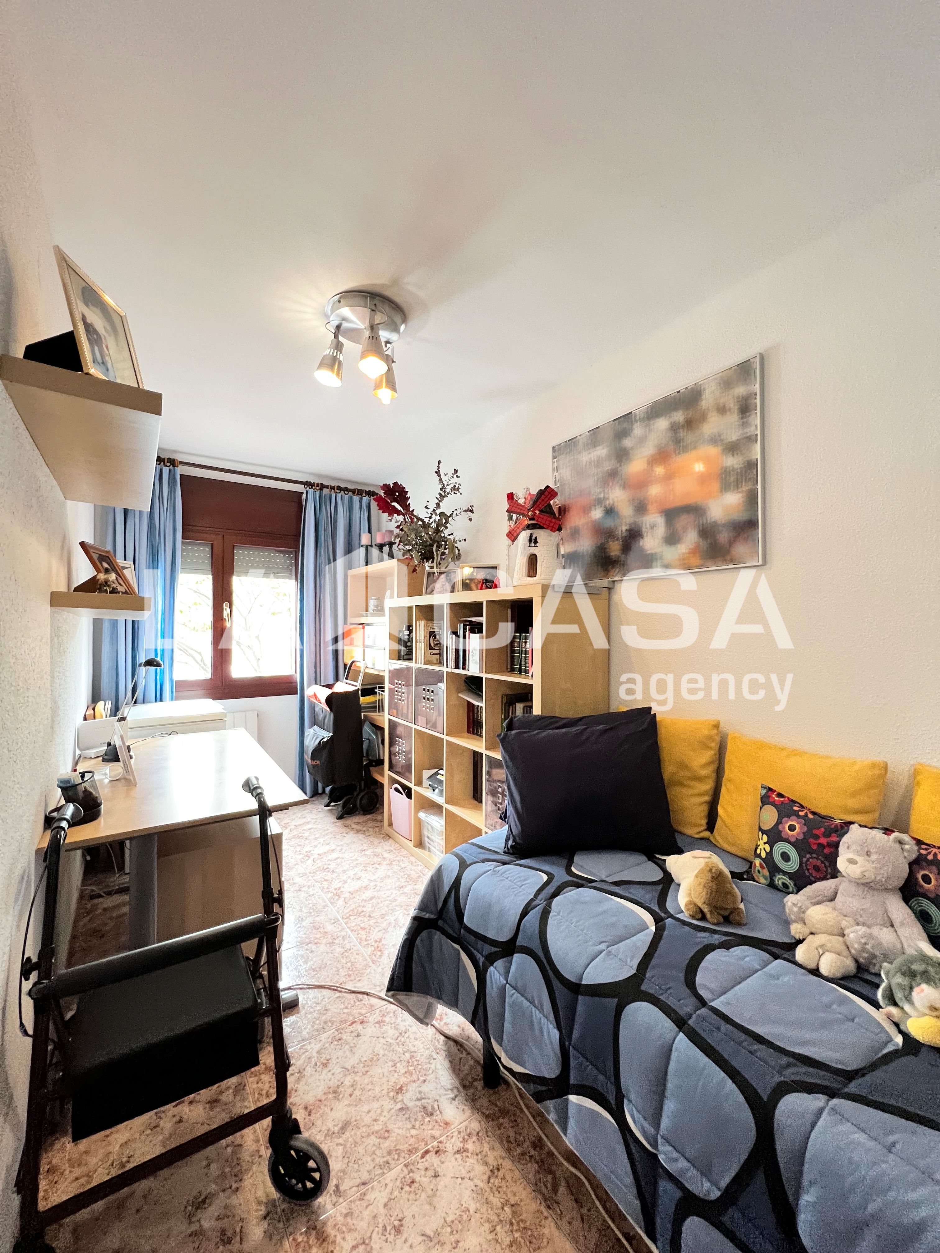Piso en venta en Badalona con Calefacción y Balcón