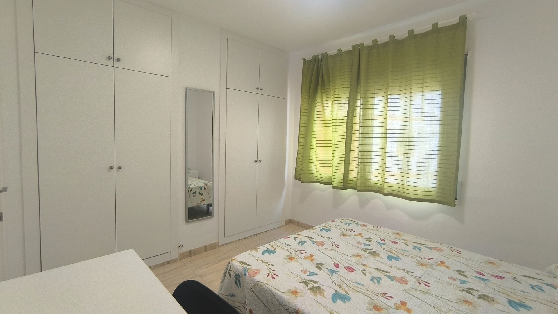 Bedroom of Flat to share in  Tarragona Capital  with Furnished, Oven and Washing machine
