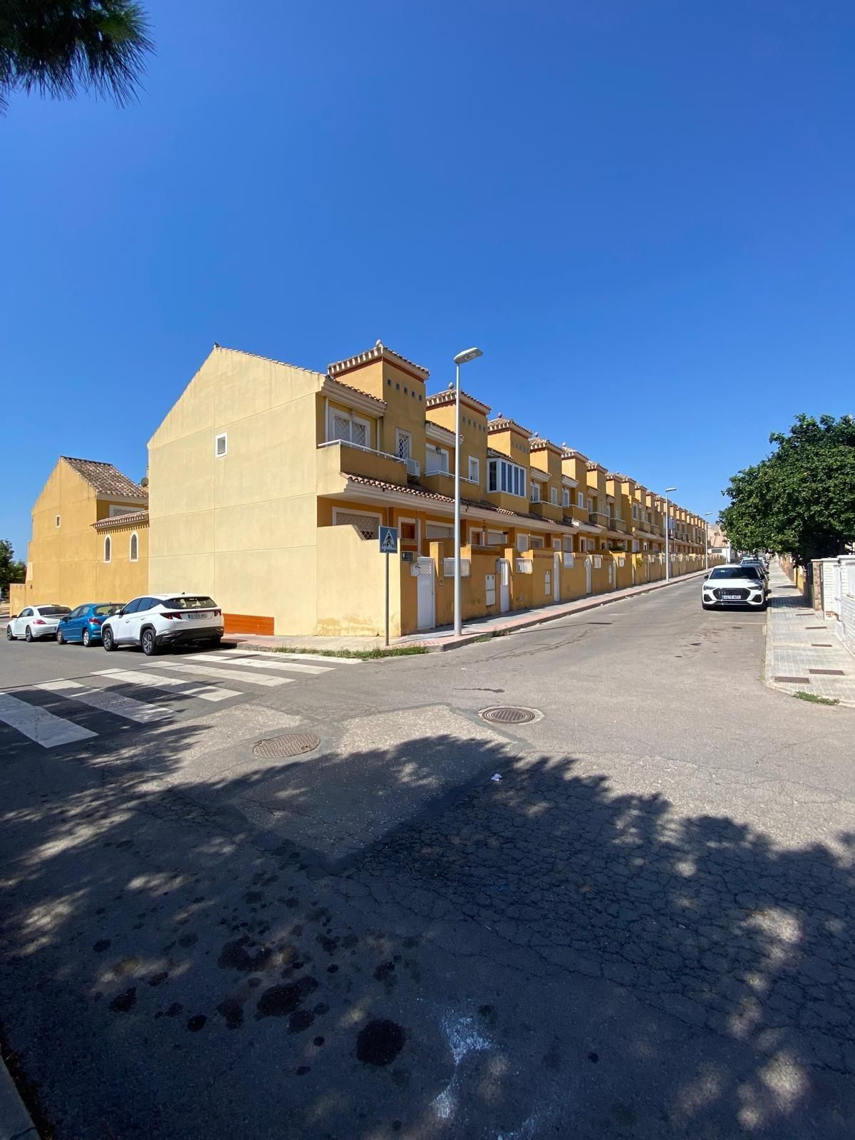 Vista exterior de Casa o xalet en venda en Cartagena amb Aire condicionat, Jardí privat i Balcó