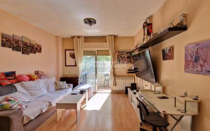Sala d'estar de Pis en venda en  Madrid Capital amb Calefacció i Terrassa