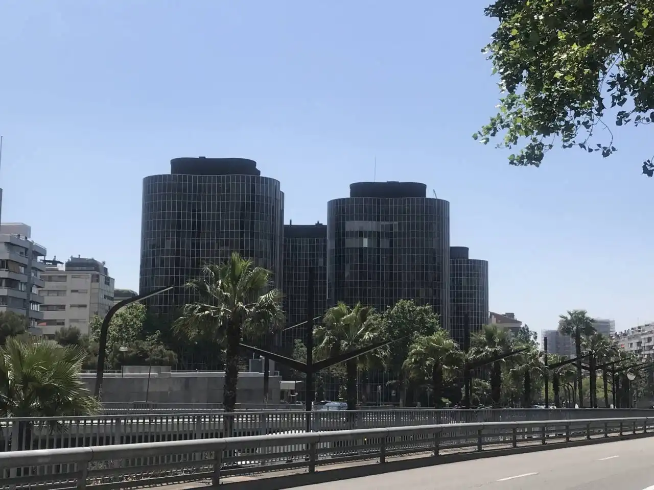 Außenansicht von Büro zur Miete in Barcelona mit Klimaanlage, Heizung und Alarm