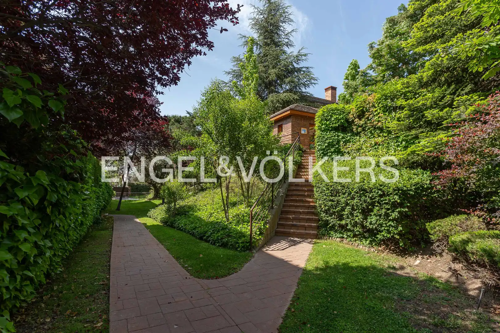 Exterior view of Apartments for rent in Madrid  with Air Conditioner, Heating and Private garden