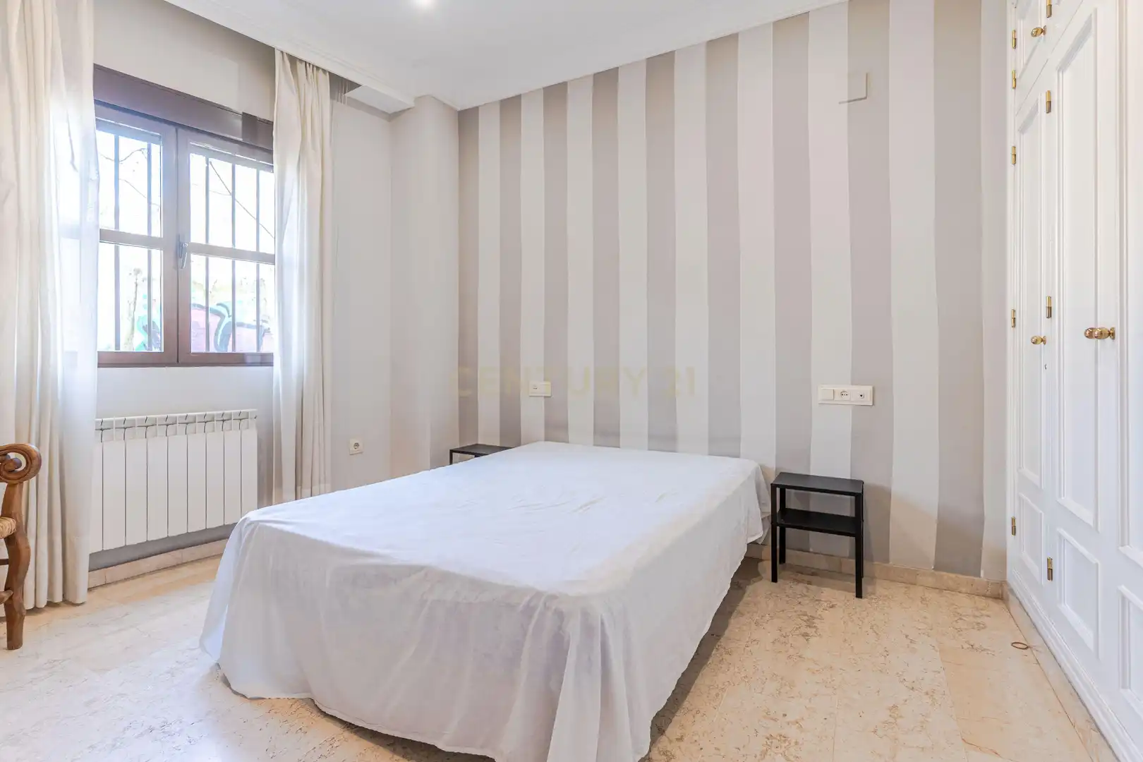Bedroom of Flat for sale in Granada  with Air Conditioner