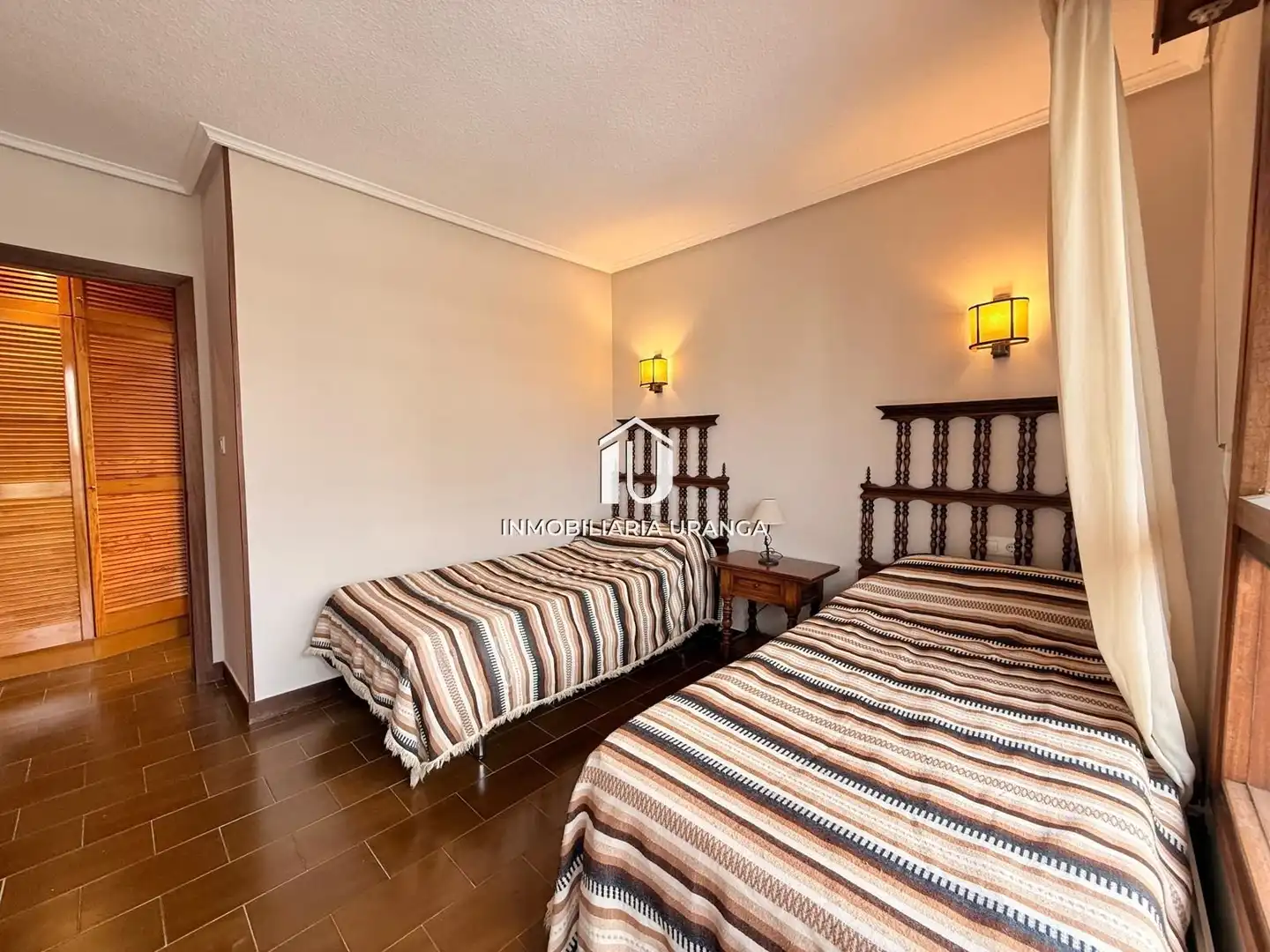 Habitación de Piso en venta en Laredo con Calefacción, Terraza y Trastero