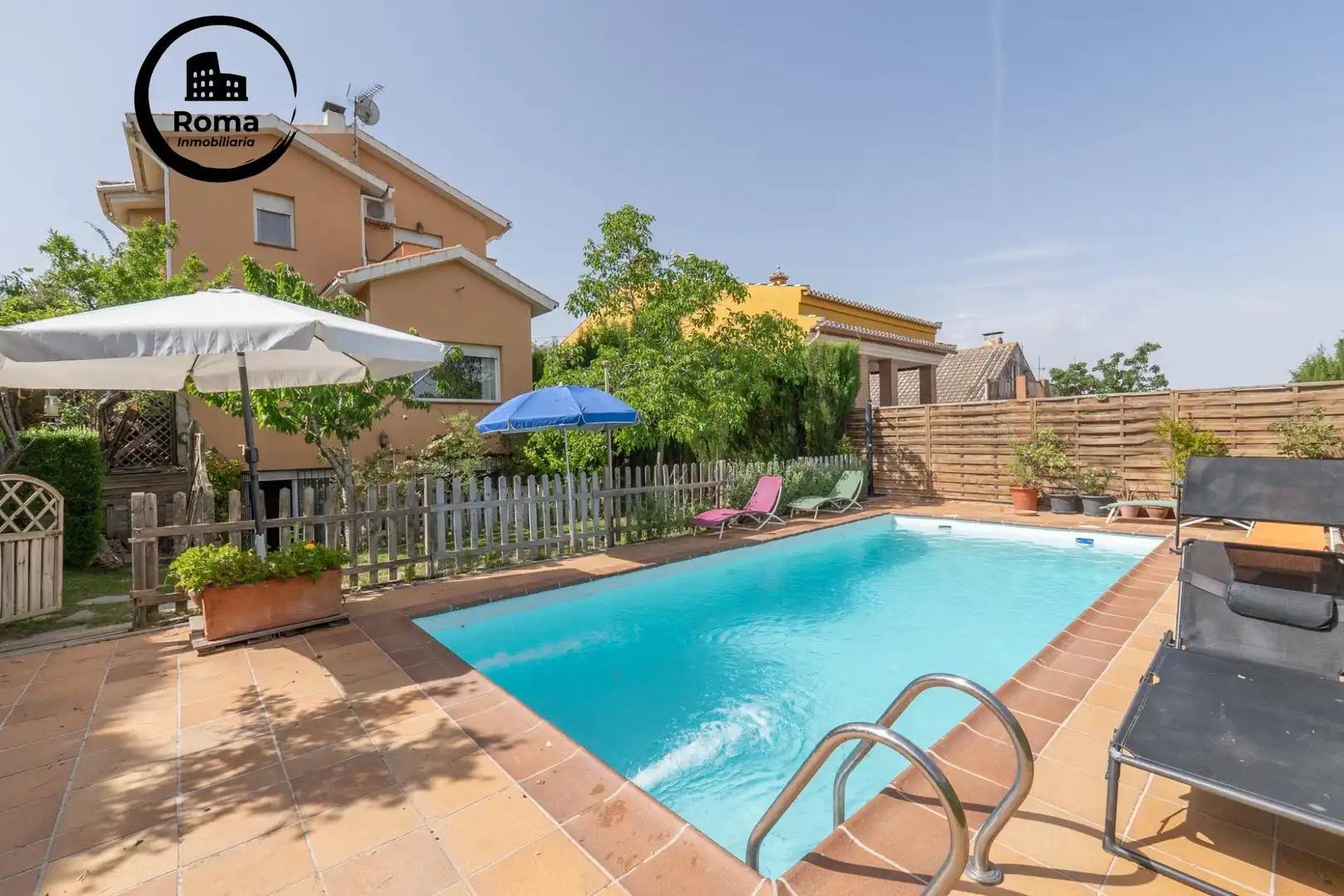 Piscina de Casa o xalet en venda en La Zubia amb Aire condicionat, Calefacció i Jardí privat