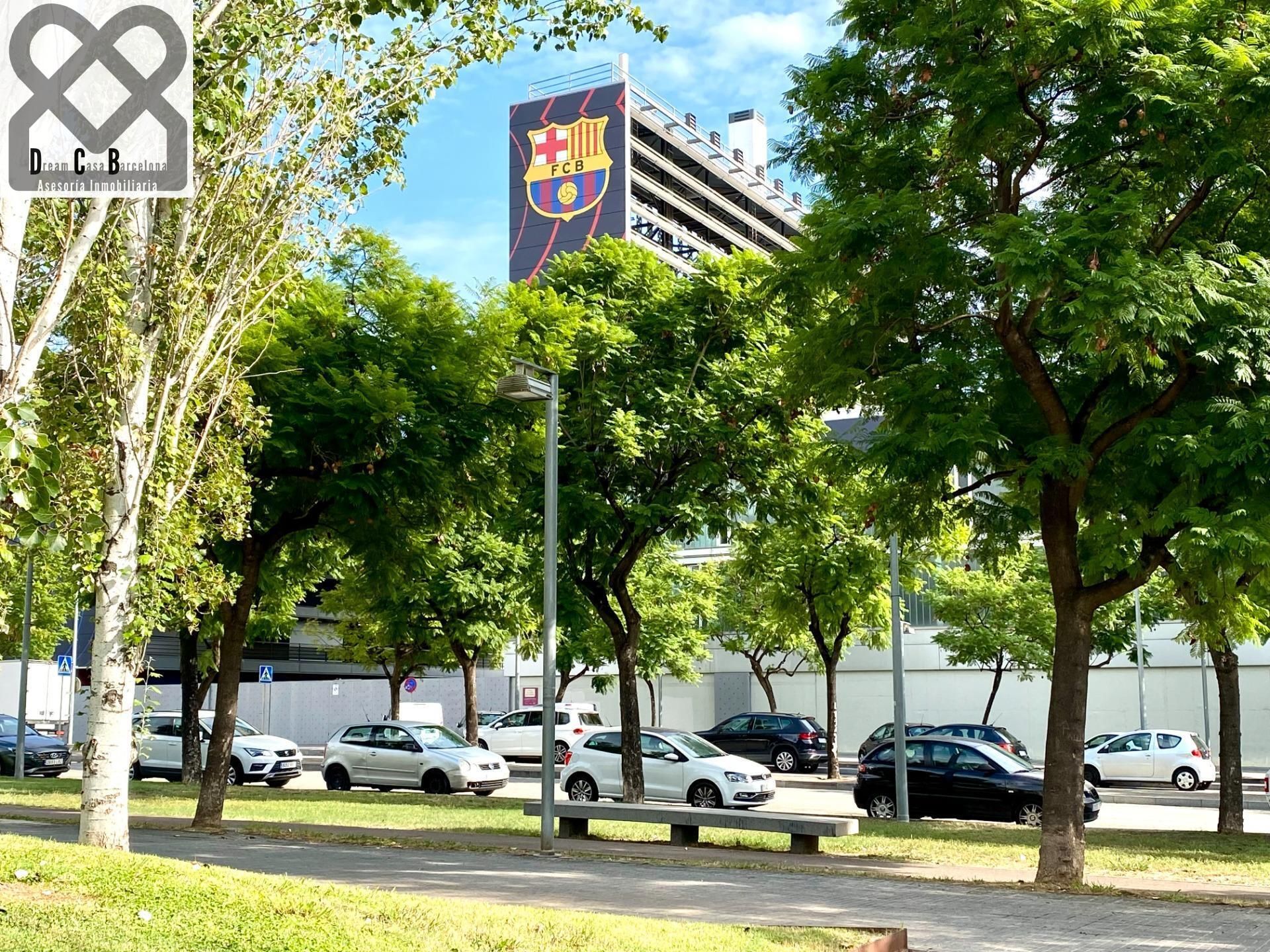 Vista exterior de Àtic en venda en Sant Feliu de Llobregat amb Calefacció, Terrassa i Traster