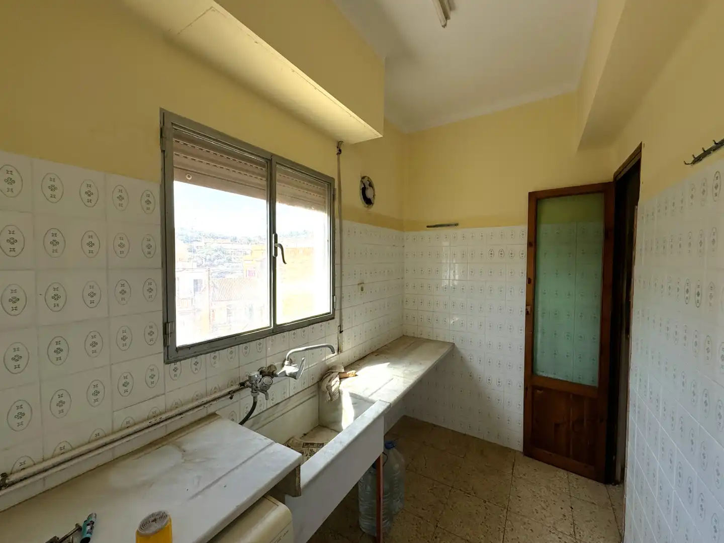 Cuina de Casa o xalet en venda en Serra amb Terrassa i Balcó