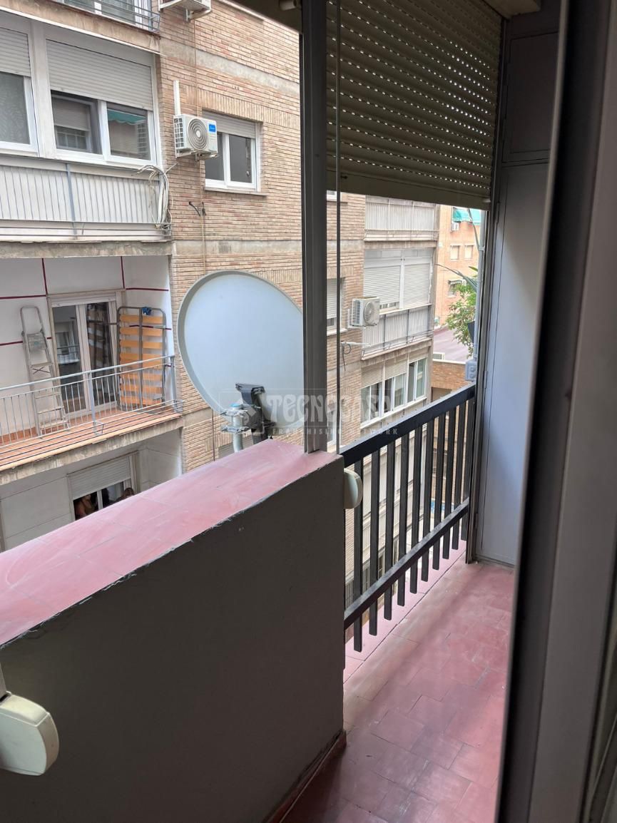 Terrassa de Pis en venda en  Granada Capital amb Balcó