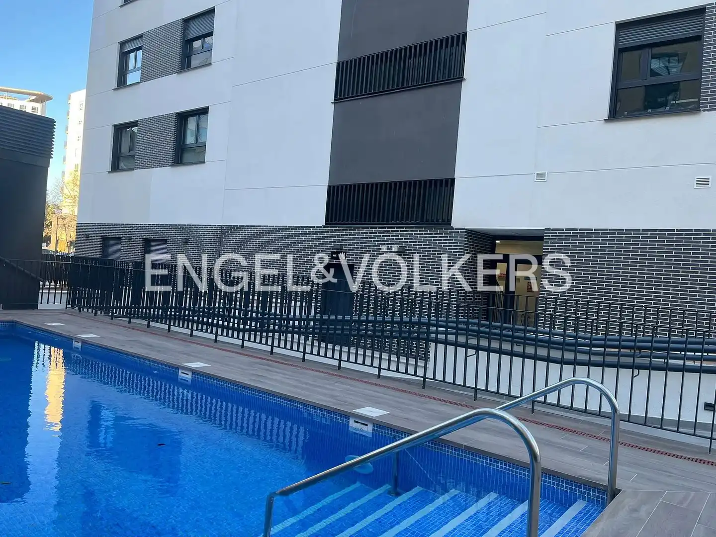 Swimming pool of Apartments for sale in Valencia  with Air Conditioner, Heating and Private garden