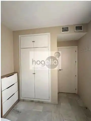 Habitación de Piso de alquiler en Sevilla con Aire acondicionado, Terraza y Amueblado