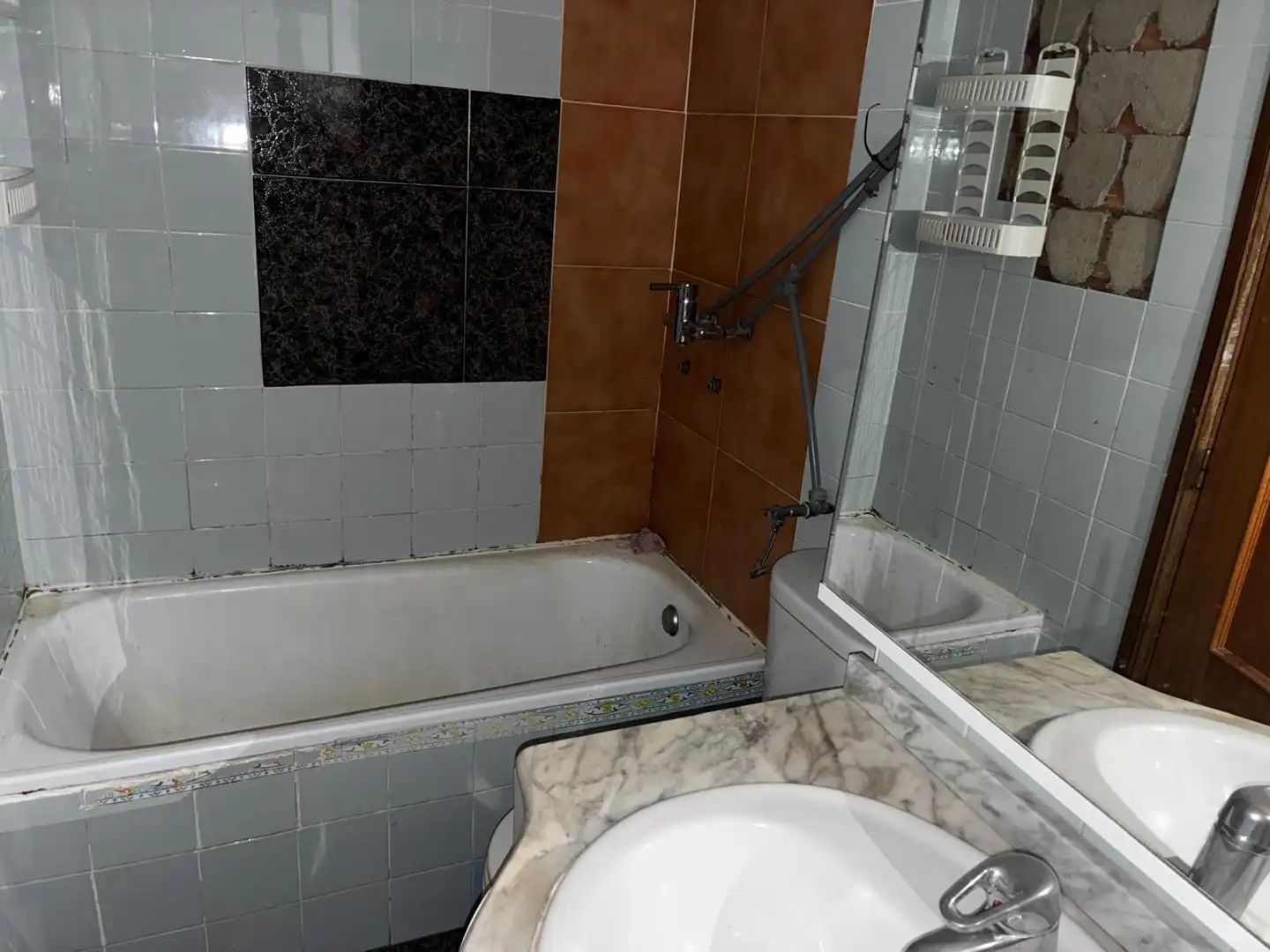 Bany de Pis en venda en Alicante / Alacant amb Balcó