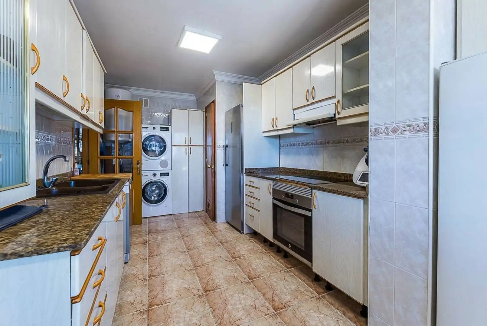 Küche von Wohnung zum Verkauf in Llucmajor mit Klimaanlage, Heizung und Balkon