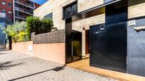 Vista exterior de Casa o xalet en venda en Sabadell amb Aire condicionat, Calefacció i Jardí privat