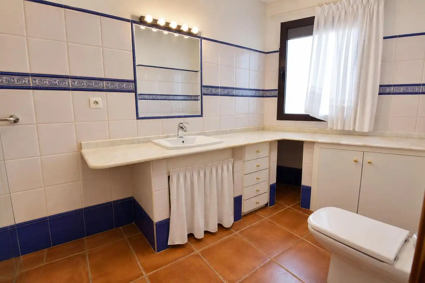 Baño de Casa o chalet en venta en Alcazarén con Calefacción, Jardín privado y Trastero