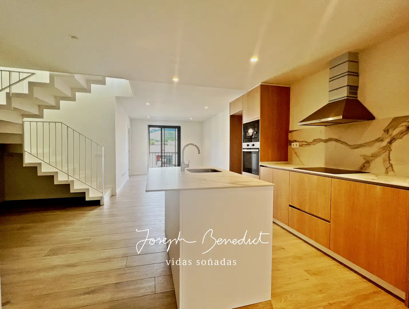 Attic for rent in Centre