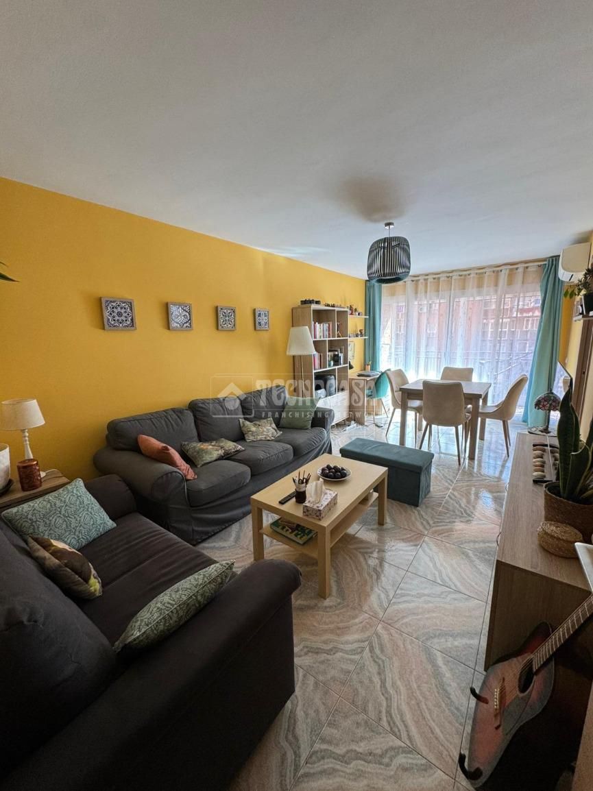Living room of Flat for sale in  Madrid Capital