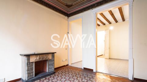 Exclusiva Oportunidad de Reforma en el Corazón del Eixample Piso con Patio Privado y ascensor, image 5