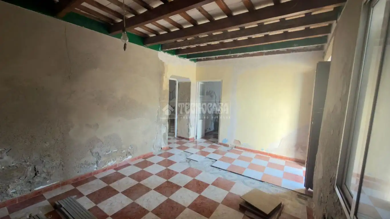 Casa o chalet en venta en La Lantejuela  con Balcón