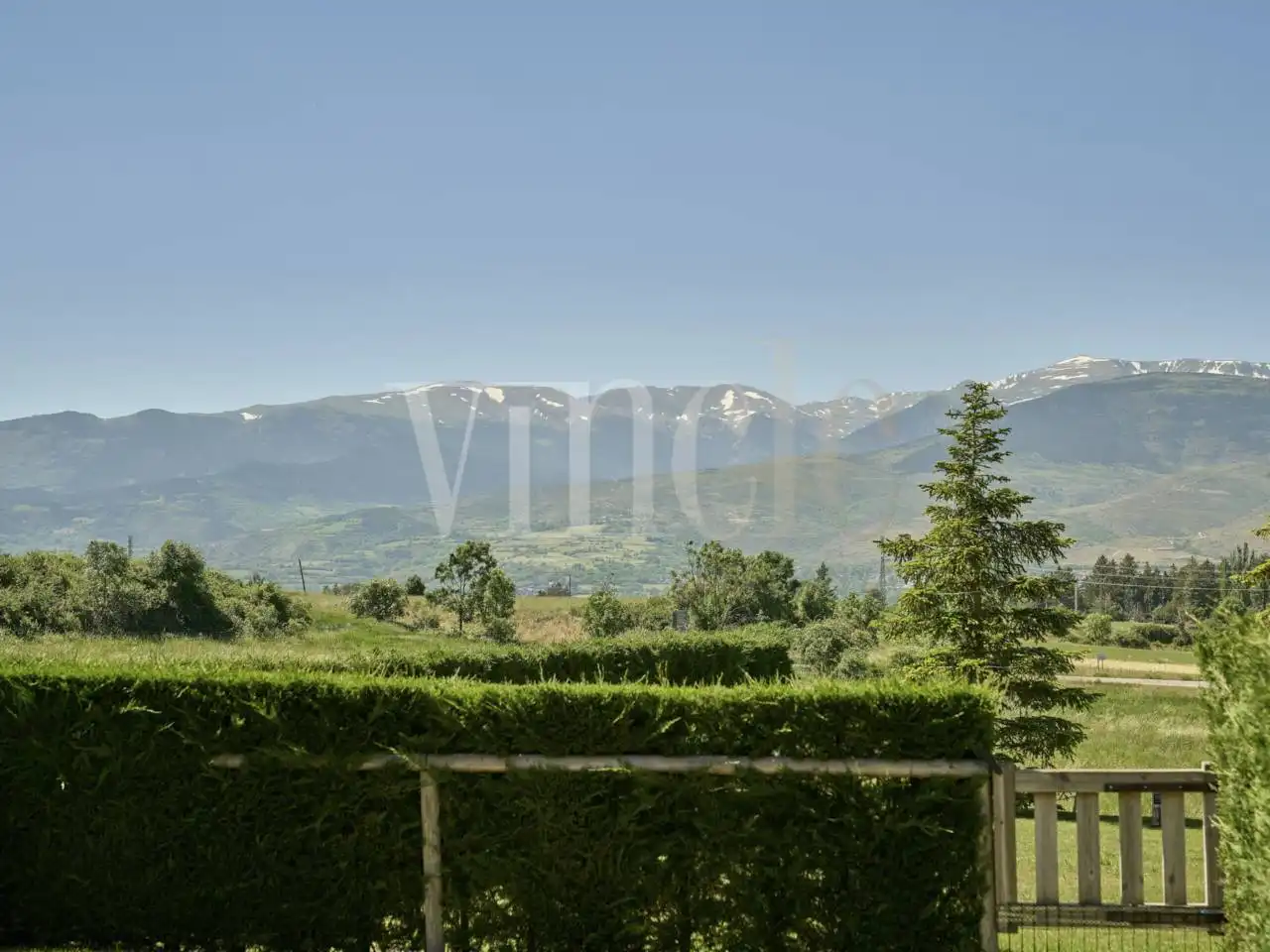 Casa adosada en venda en Alp amb Calefacció, Jardí privat i Parquet