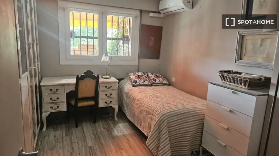 Schlafzimmer von Wohnung zur untervermieten in Chamartín