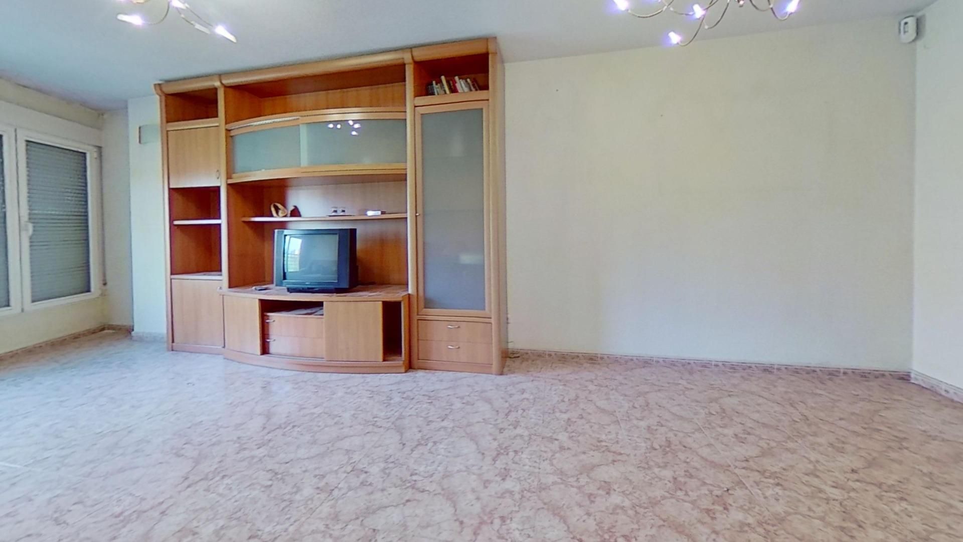 Living room of Flat for sale in  Madrid Capital  with Heating, Private garden and Terrace